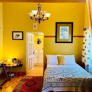 2* Guest house Rnm The Clubhouse, Grenada